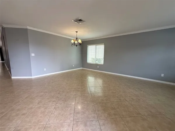 $2,900 | 5574 43rd Court, Vero Beach, FL 32967