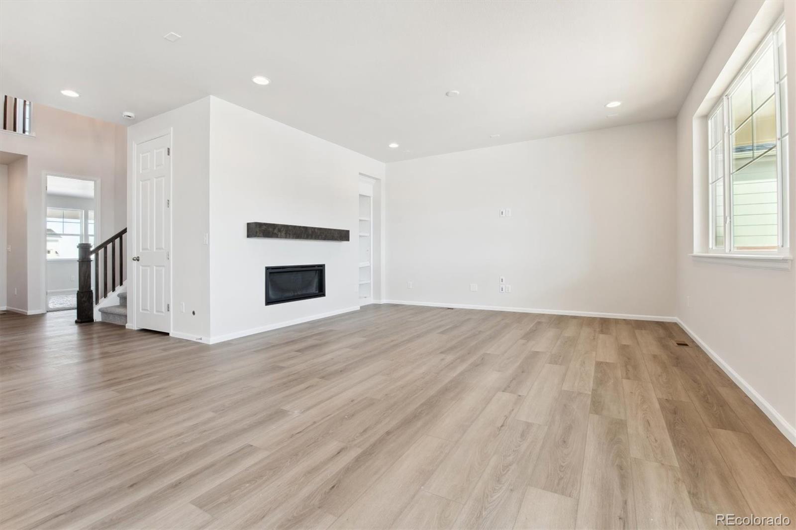 654 Penn Road Elizabeth, CO 80107 - Photo 5 of 30 Gallery Image 5