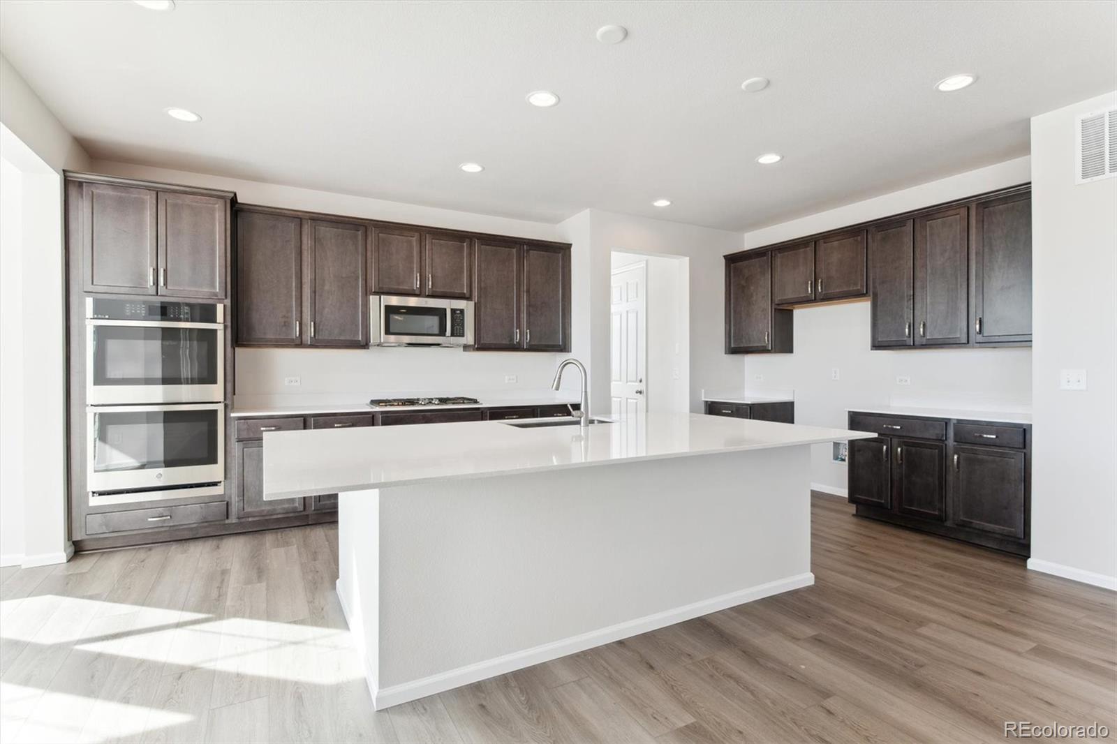 654 Penn Road Elizabeth, CO 80107 - Photo 7 of 30 Gallery Image 7