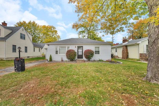 $259,900 | 1103 Plaza Drive, Joliet, IL 60435