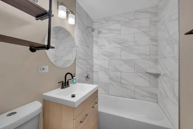 $259,900 | 1103 Plaza Drive, Joliet, IL 60435