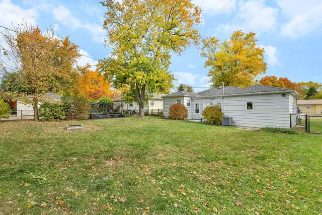 $259,900 | 1103 Plaza Drive, Joliet, IL 60435