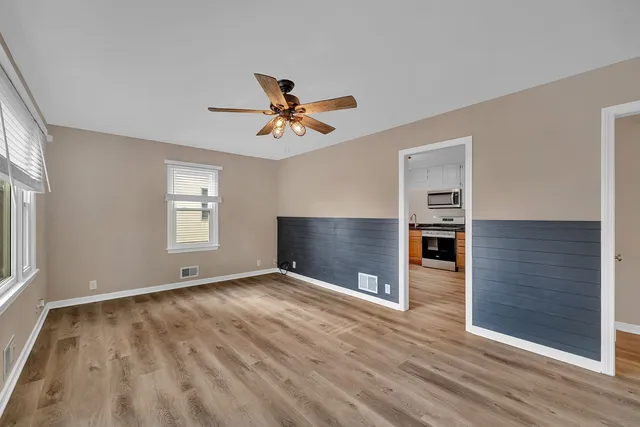 $259,900 | 1103 Plaza Drive, Joliet, IL 60435