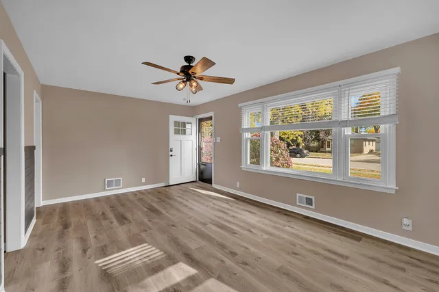 $259,900 | 1103 Plaza Drive, Joliet, IL 60435