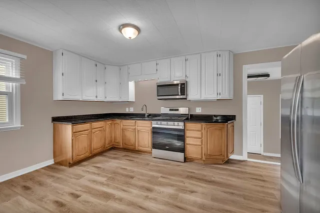 $259,900 | 1103 Plaza Drive, Joliet, IL 60435