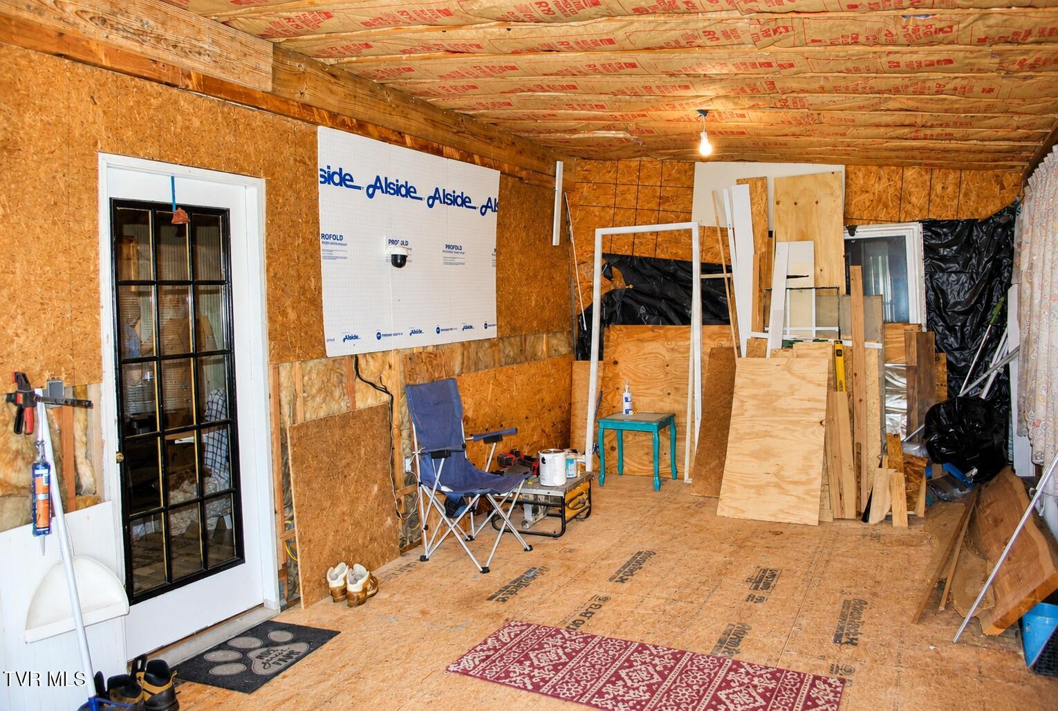 225 Shaw Road Chuckey, TN 37641 - Photo 4 of 33 Front room