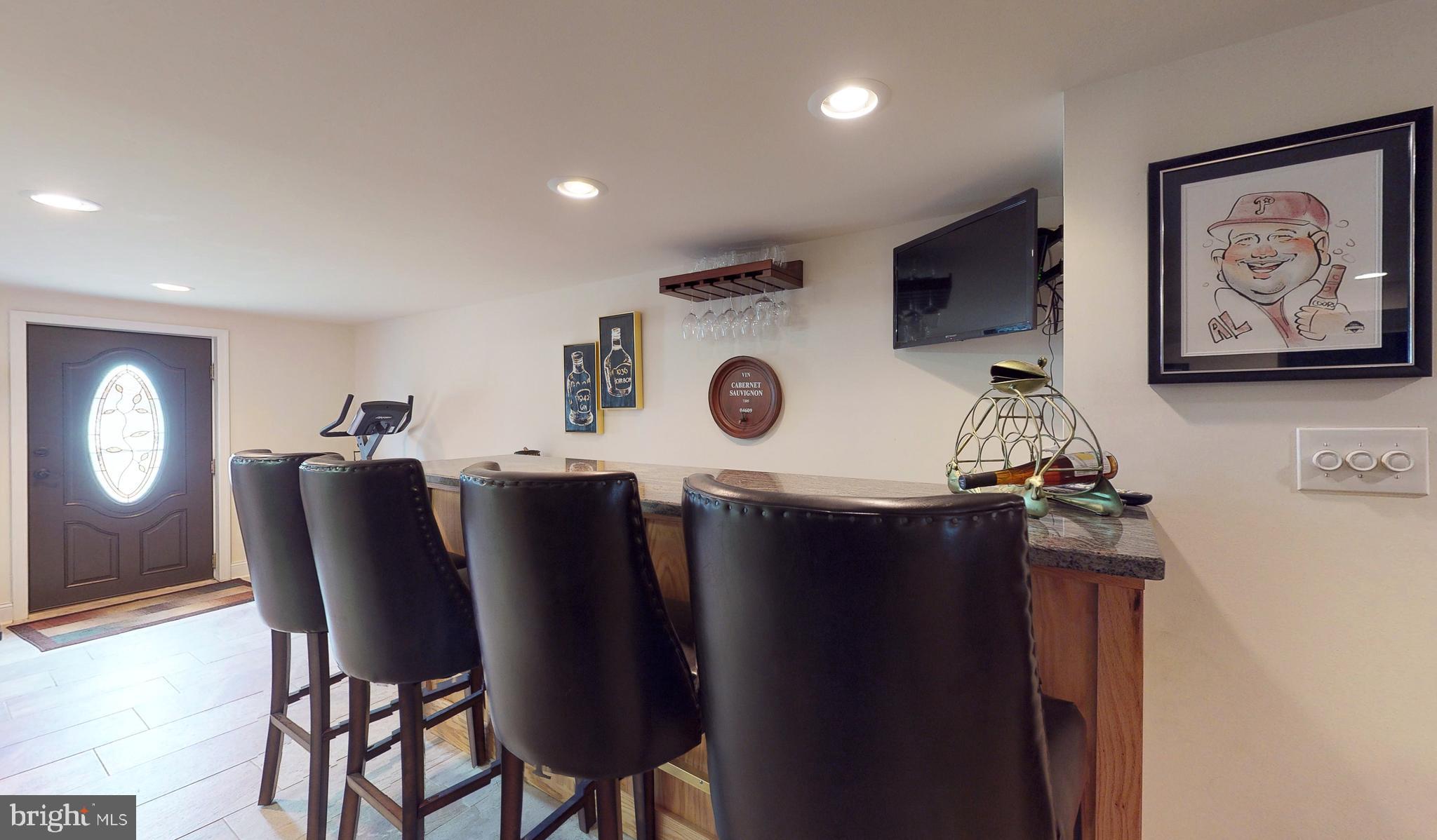 12626 Chilton Road Philadelphia, PA 19154 - Photo 26 of 60 Lower Level - Separate Entrance, Bar Seating