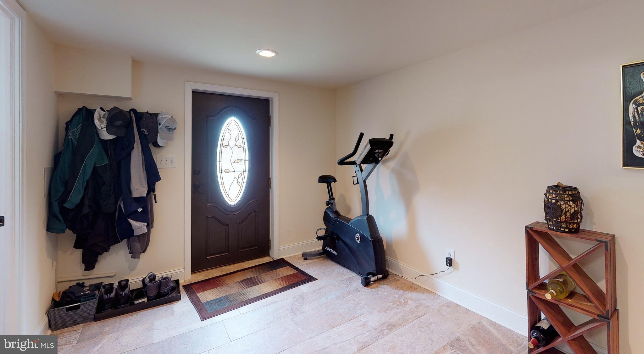 12626 Chilton Road Philadelphia, PA 19154 - Photo 33 of 60 Lower Level - Entrance from driveway