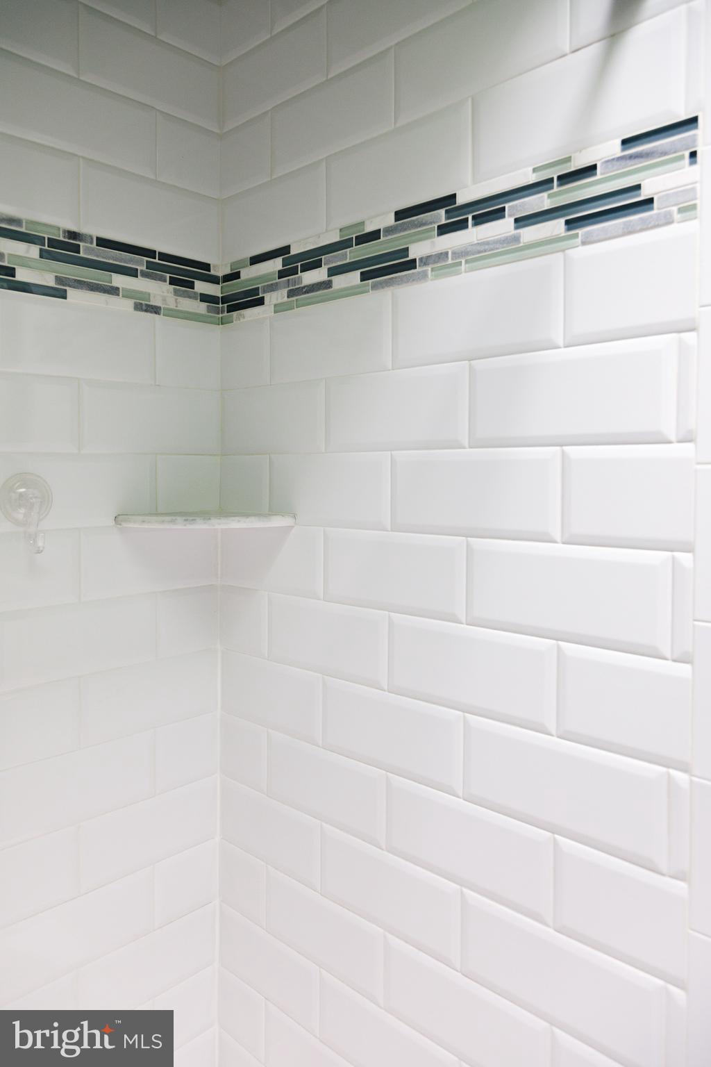 12626 Chilton Road Philadelphia, PA 19154 - Photo 46 of 60 Upper Level - Full Bath w/ Subway Tub Tile