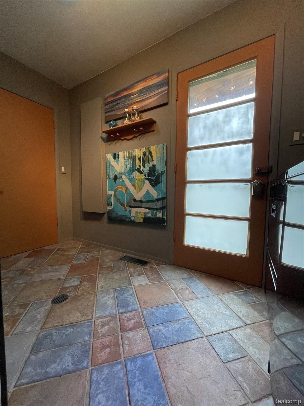 4933 Harding Street Wayne, MI 48184 - Photo 26 of 38 DF3946FA-9B1A-4435-B36B-F0737B9F8B5A.jpeg