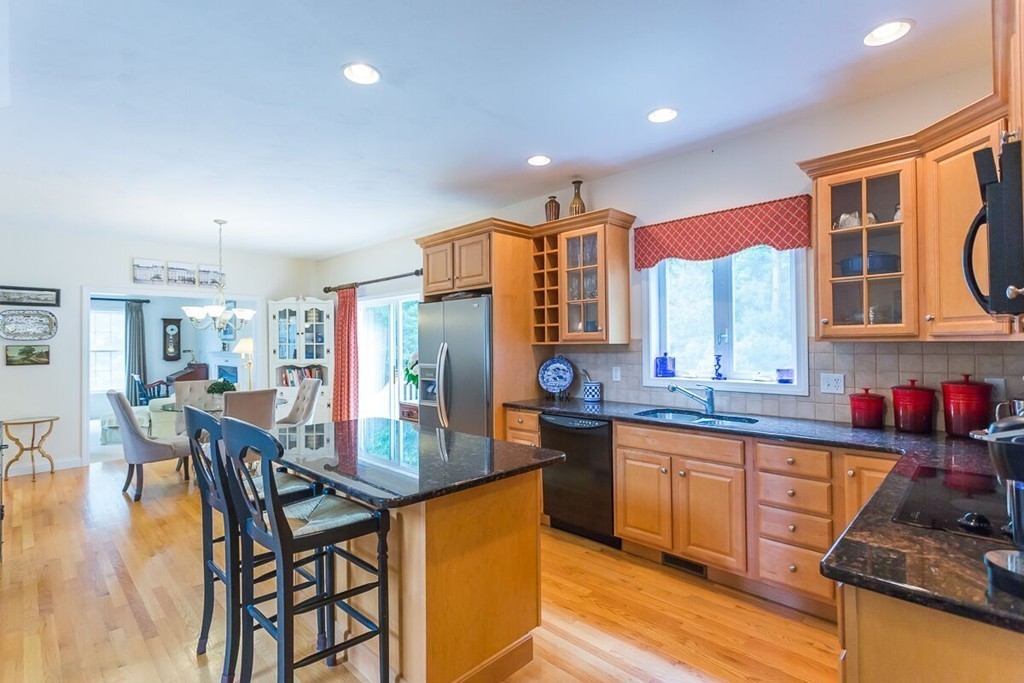 3 Devonshire Road Amesbury, MA 01913 - Photo 12 of 27