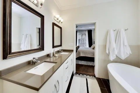 $825,000 | 1019 North Honore Street, Unit 1, Chicago, IL 60622