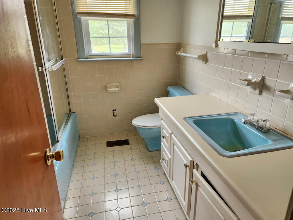 1420 Tyner Road Williamston, NC 27892 - Photo 13 of 17 23 BATH 2