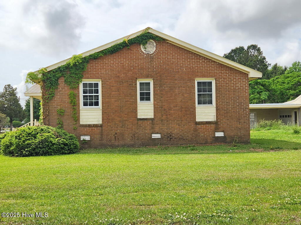 1420 Tyner Road Williamston, NC 27892 - Photo 3 of 17 4 RIGHT