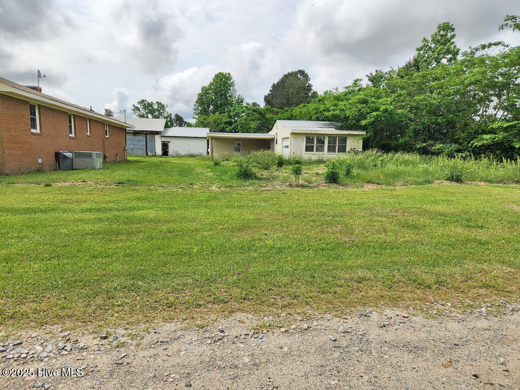 1420 Tyner Road Williamston, NC 27892 - Photo 6 of 17 10 BACKYARD