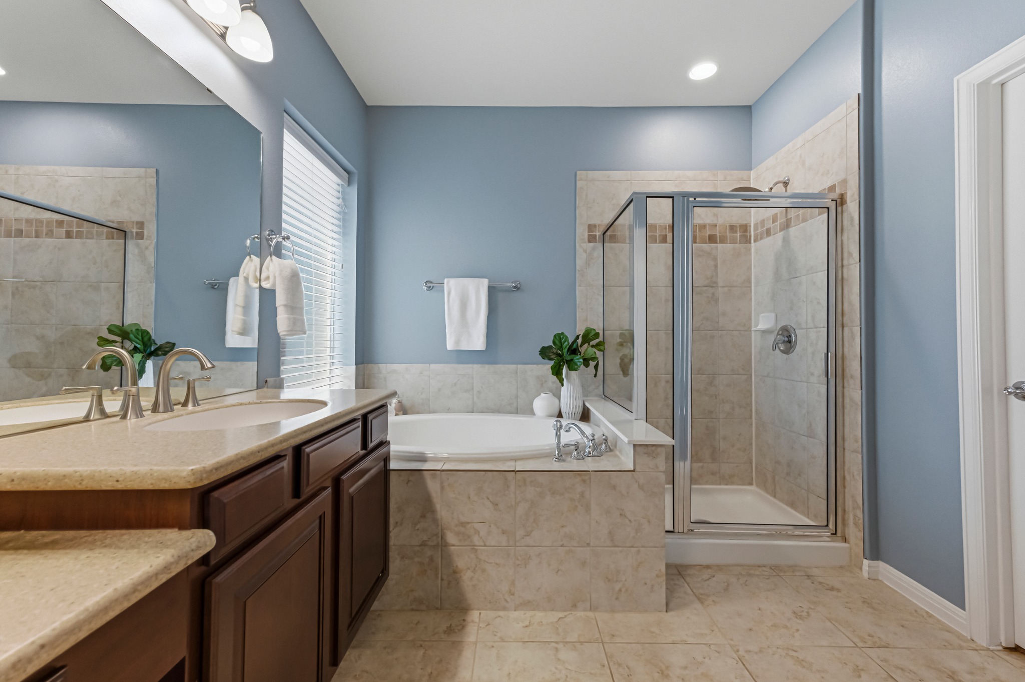 1023 Grassy Field Road Austin, TX 78737 - Photo 22 of 39 Primary Bathroom