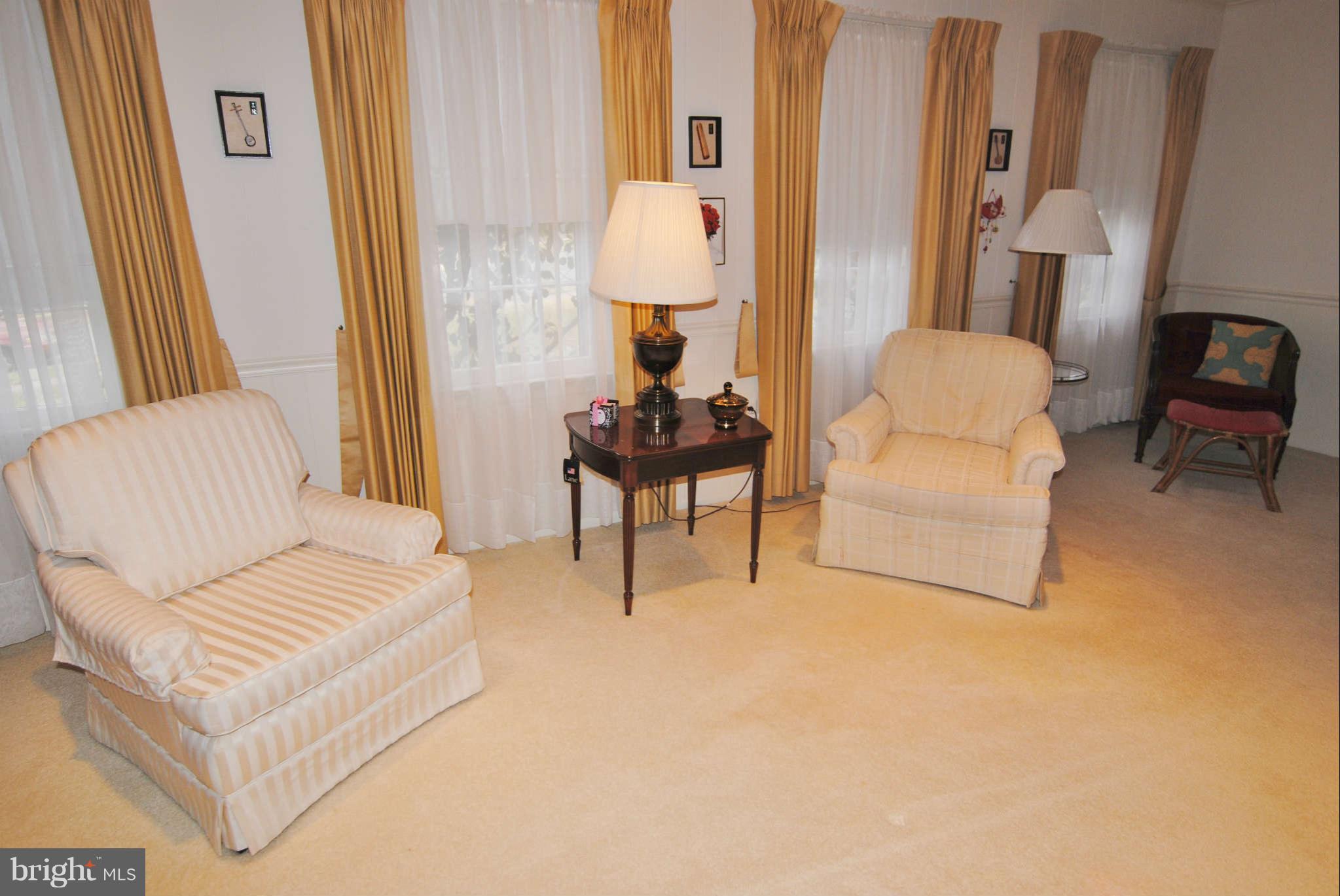 7646 Chancellor Way Springfield, VA 22153 - Photo 13 of 17 Family Room