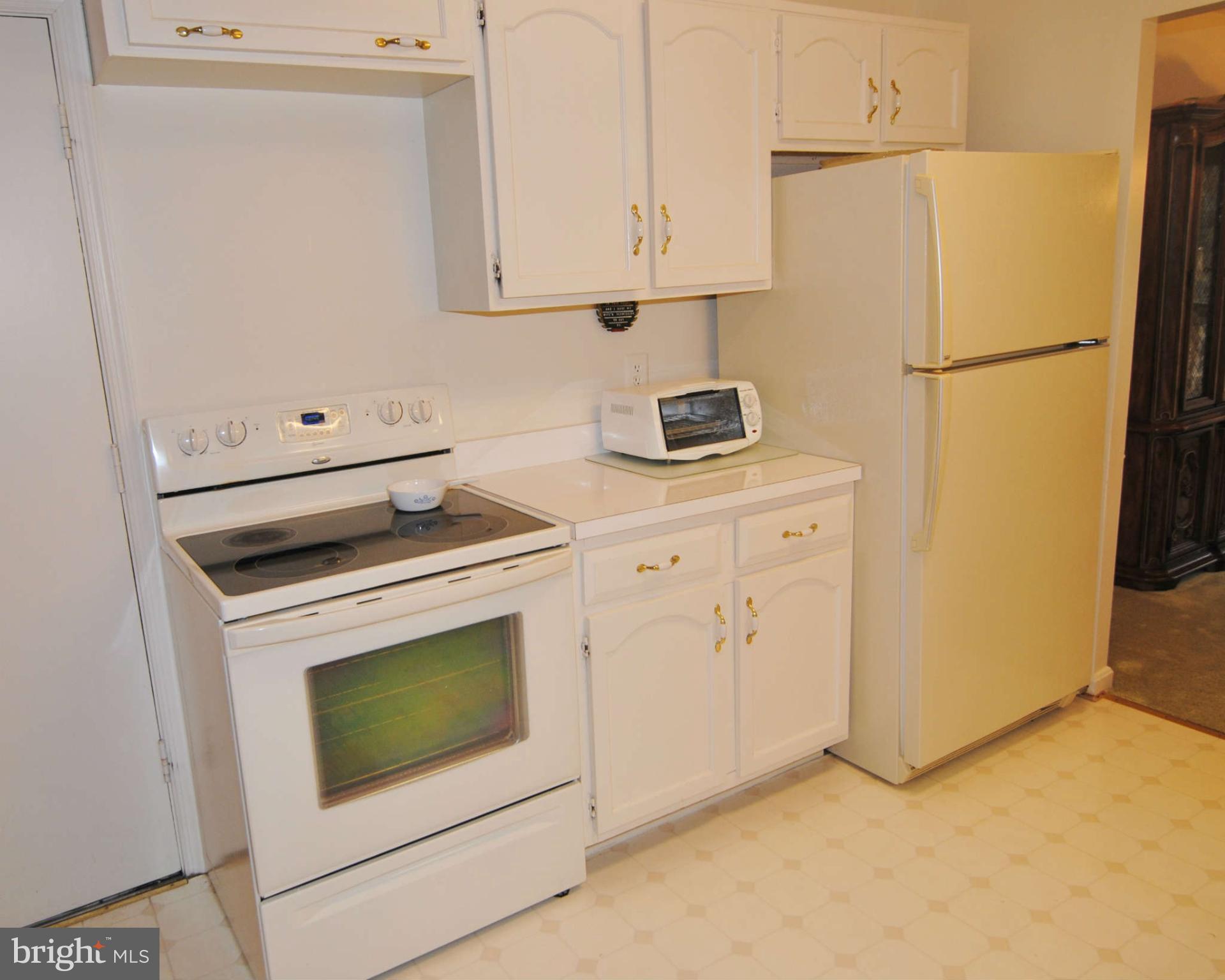 7646 Chancellor Way Springfield, VA 22153 - Photo 5 of 17 Kitchen