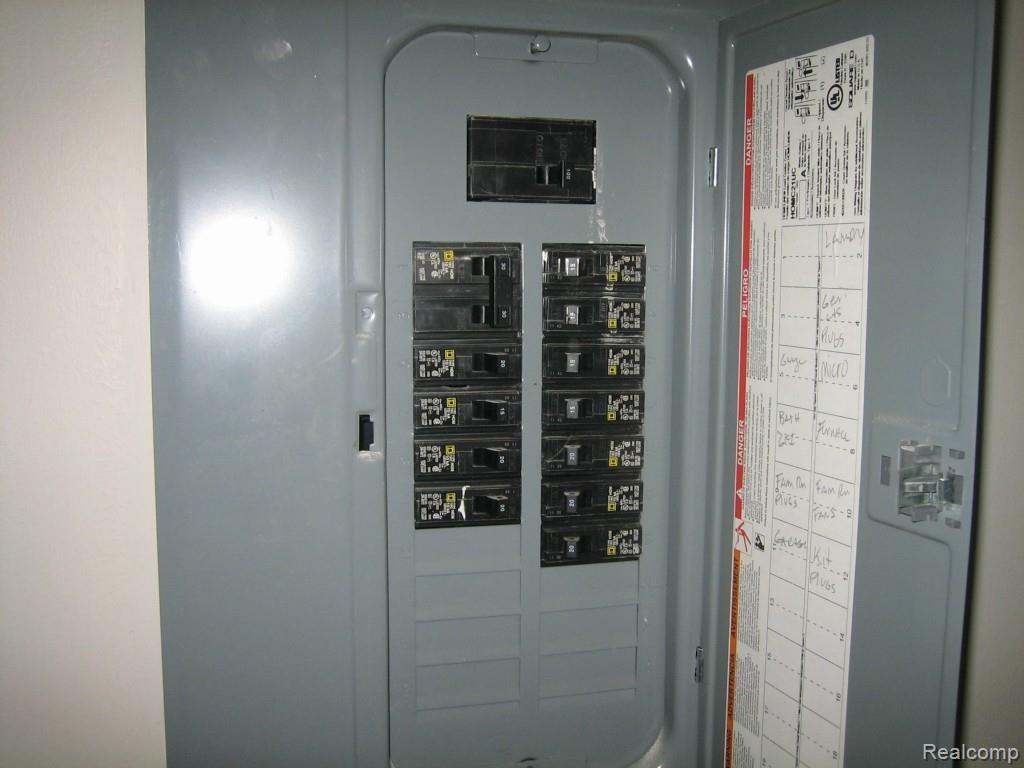 3118 Starr Road Royal Oak, MI 48073 - Photo 17 of 28 IMG_5773.jpg