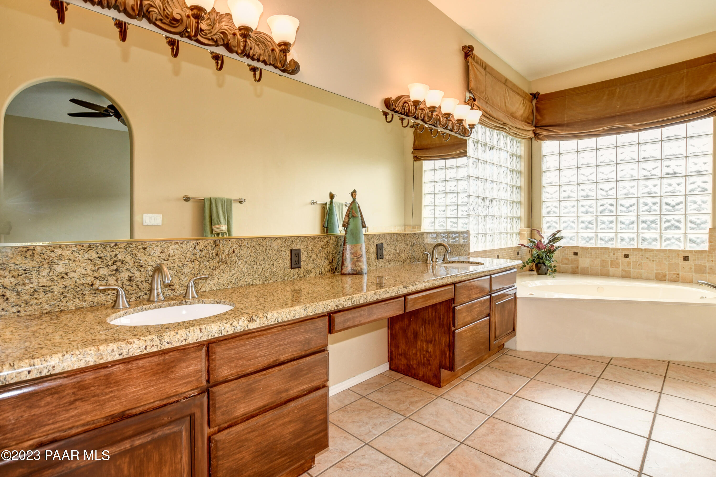 161 Valley Ranch North Prescott, AZ 86303 - Photo 29 of 50 029_Primary Bathroom