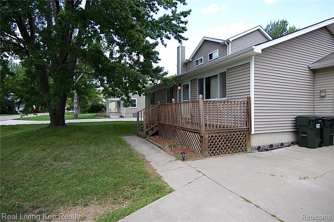 3331 Gerald Avenue Rochester, MI 48307 - Photo 13 of 23 IMG_8683.jpg
