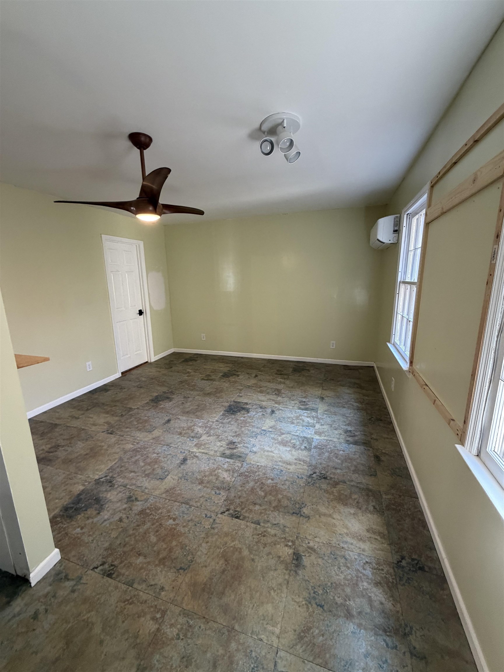 26 Hidden Springs Road Spartanburg, SC 29302 - Photo 9 of 15