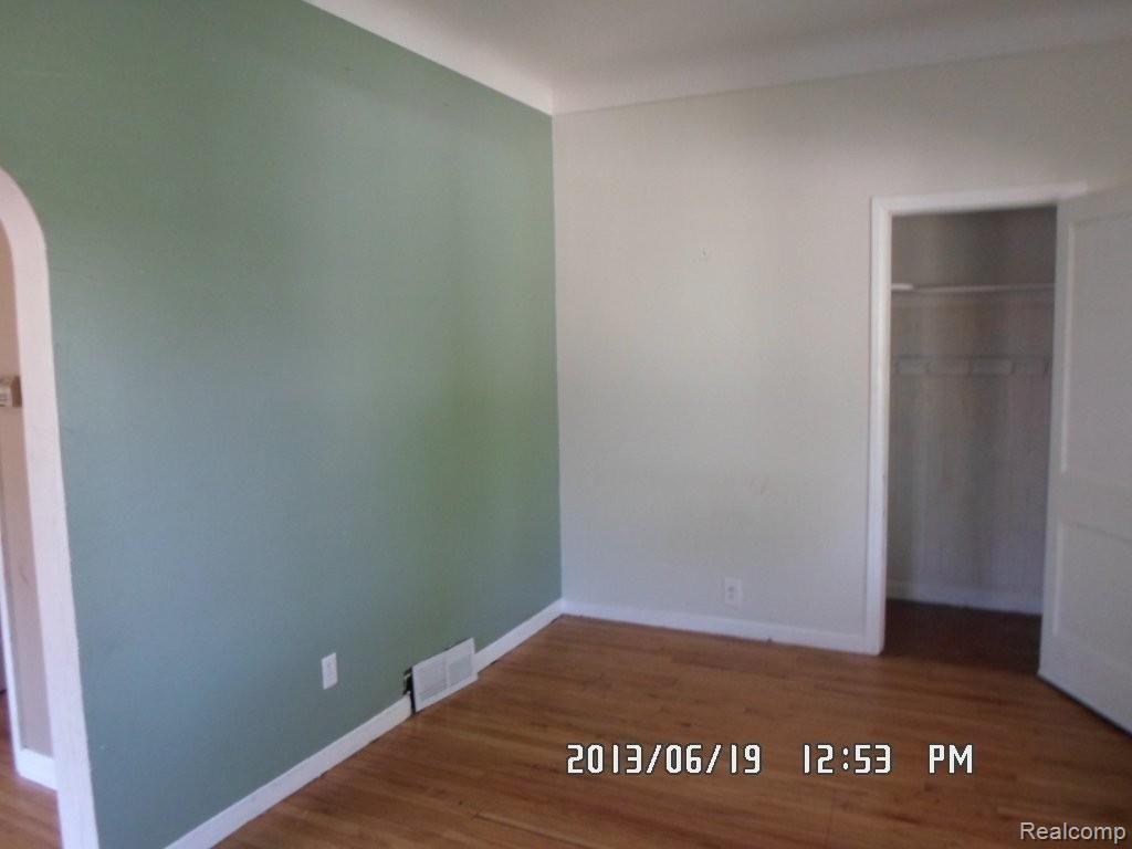 7012 Toepfer Road Warren, MI 48091 - Photo 13 of 24 SAM_1633.JPG