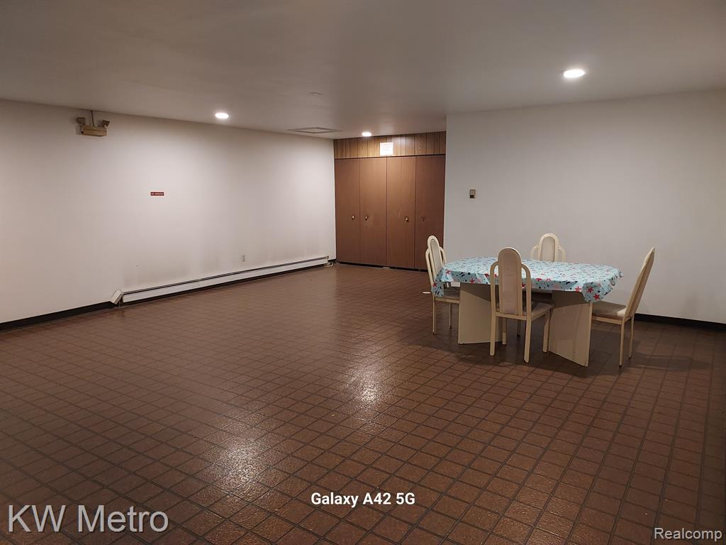 30010 Utica Road, Unit 5 Roseville, MI 48066 - Photo 11 of 14