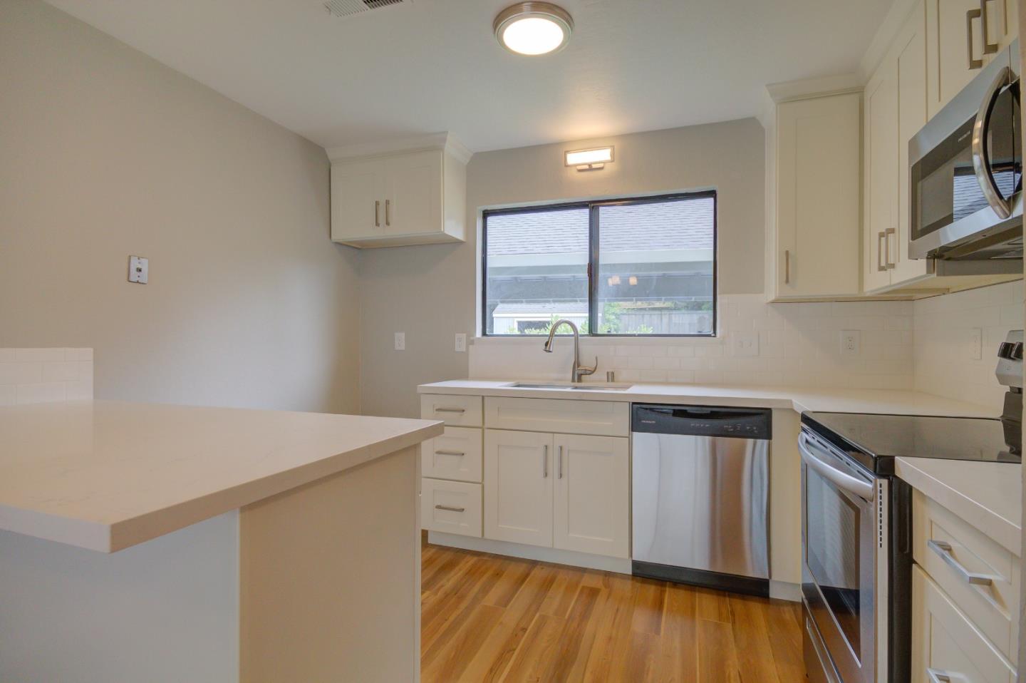 1200 Capitola Road, Unit 15 Santa Cruz, CA 95062 - Photo 5 of 17 Gallery Image 5