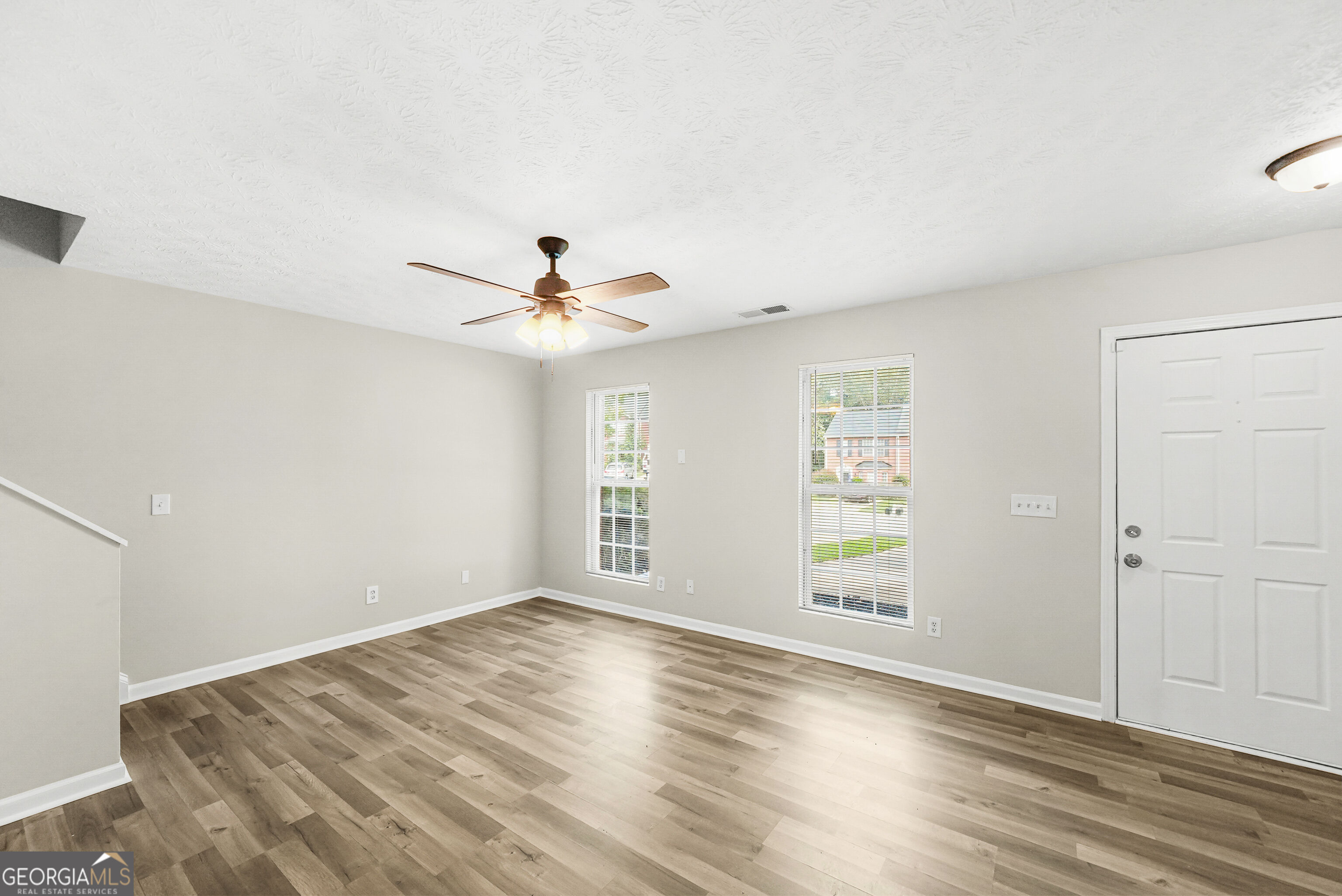 2805 Norfair Loop Lithonia, GA 30038 - Photo 7 of 27 Tons of Natural Light