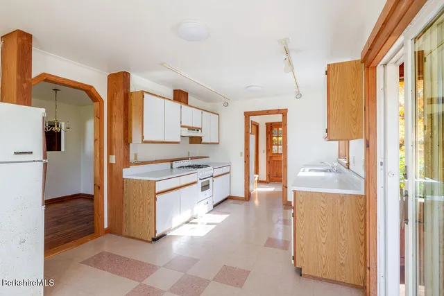 $345,000 | 58 Sheffield Road, Egremont, MA 01230