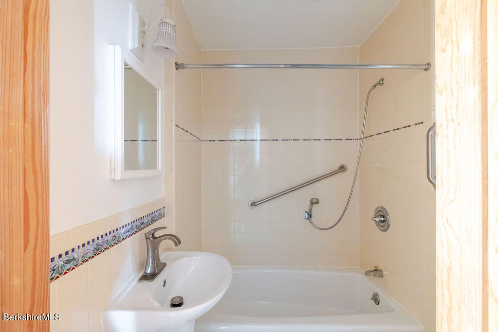 58 Sheffield Road Egremont, MA 01230 - Photo 20 of 26 FULL BATH