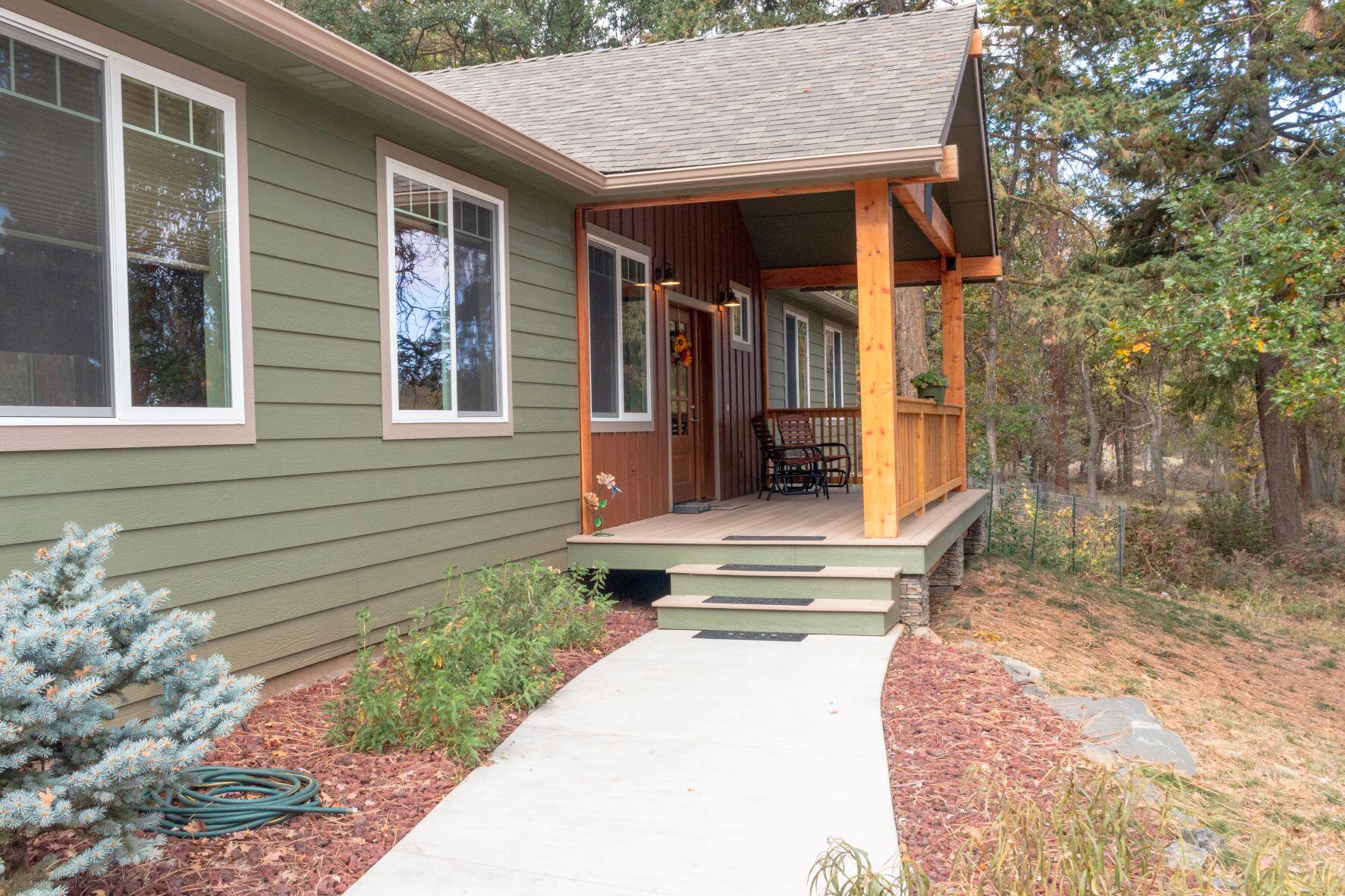 6852 Redstart Road Klamath Falls, OR 97601 - Photo 3 of 29 front4