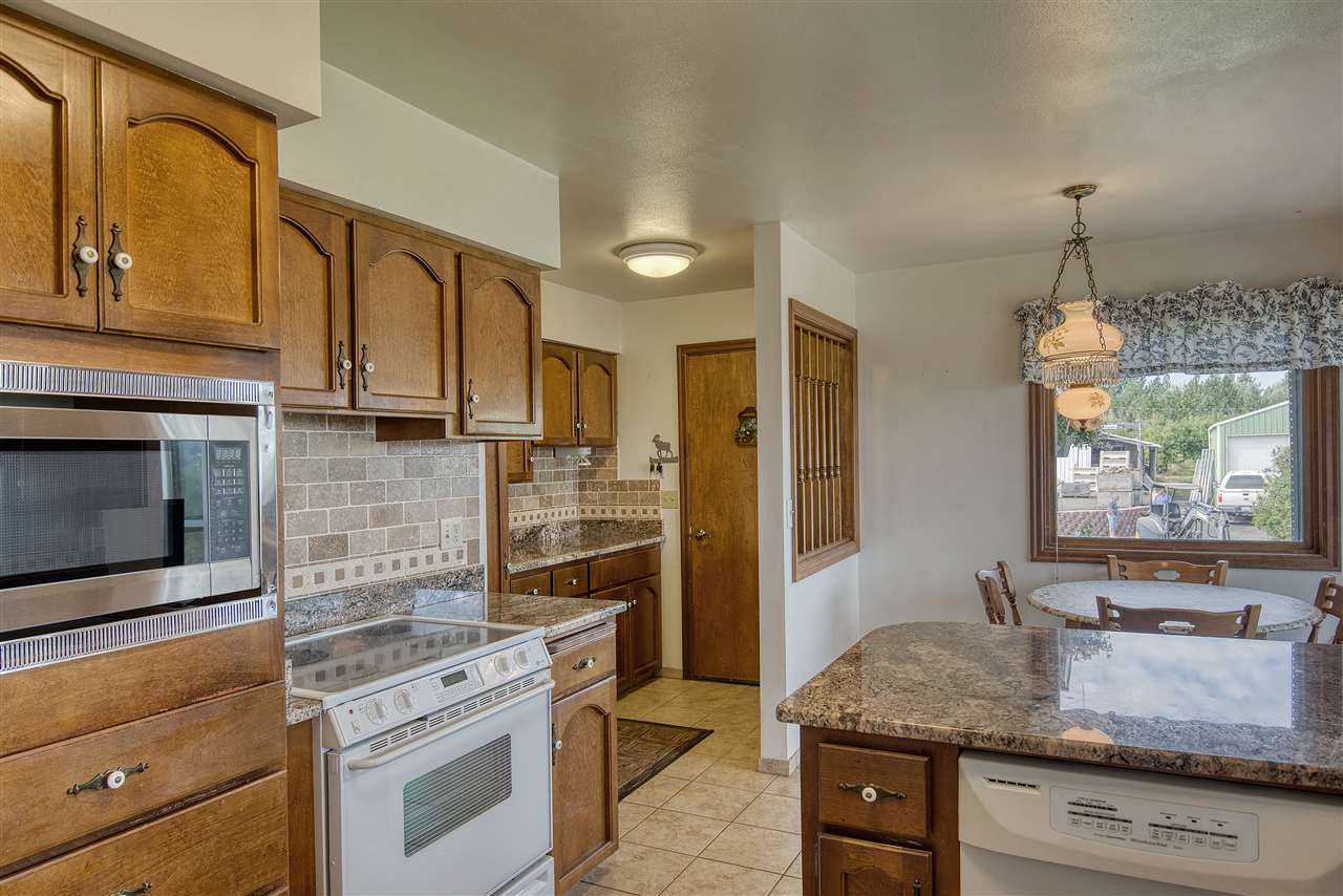 10229 East Day Mt Spokane Road Colbert, WA 99005 - Photo 14 of 43