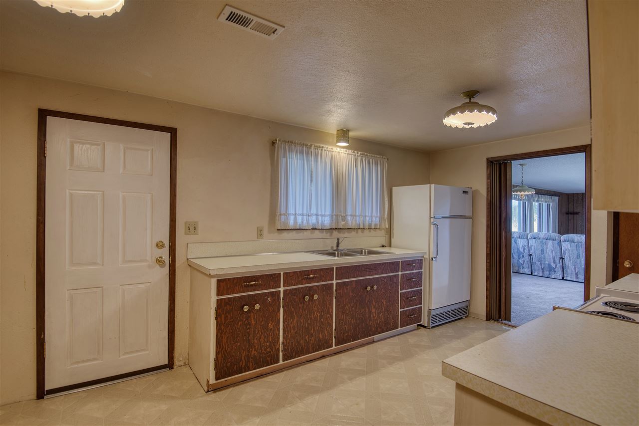 10229 East Day Mt Spokane Road Colbert, WA 99005 - Photo 38 of 43