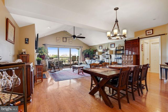 $899,000 | 610 North West Street, Unit 604, Alexandria, VA 22314