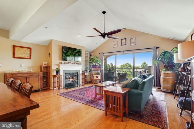 $899,000 | 610 North West Street, Unit 604, Alexandria, VA 22314