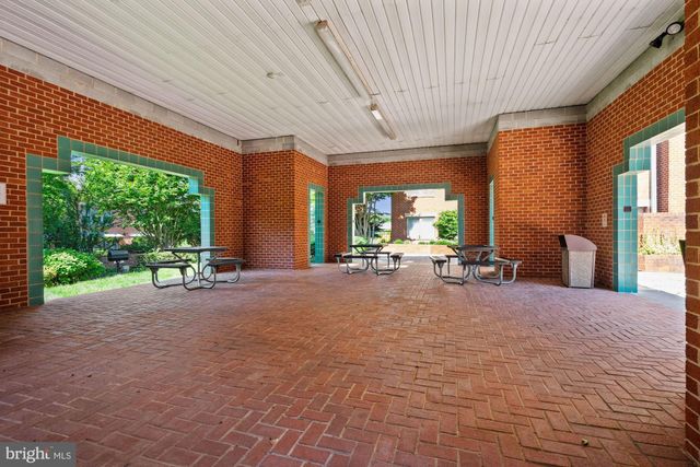 $899,000 | 610 North West Street, Unit 604, Alexandria, VA 22314