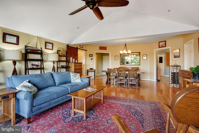 $899,000 | 610 North West Street, Unit 604, Alexandria, VA 22314