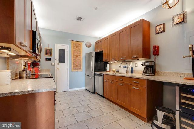 $899,000 | 610 North West Street, Unit 604, Alexandria, VA 22314