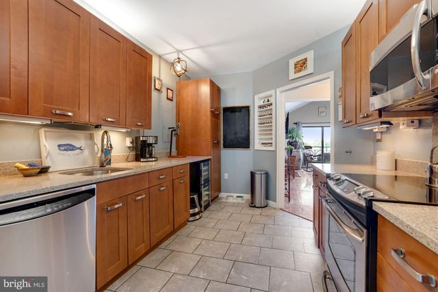 $899,000 | 610 North West Street, Unit 604, Alexandria, VA 22314