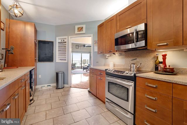 $899,000 | 610 North West Street, Unit 604, Alexandria, VA 22314