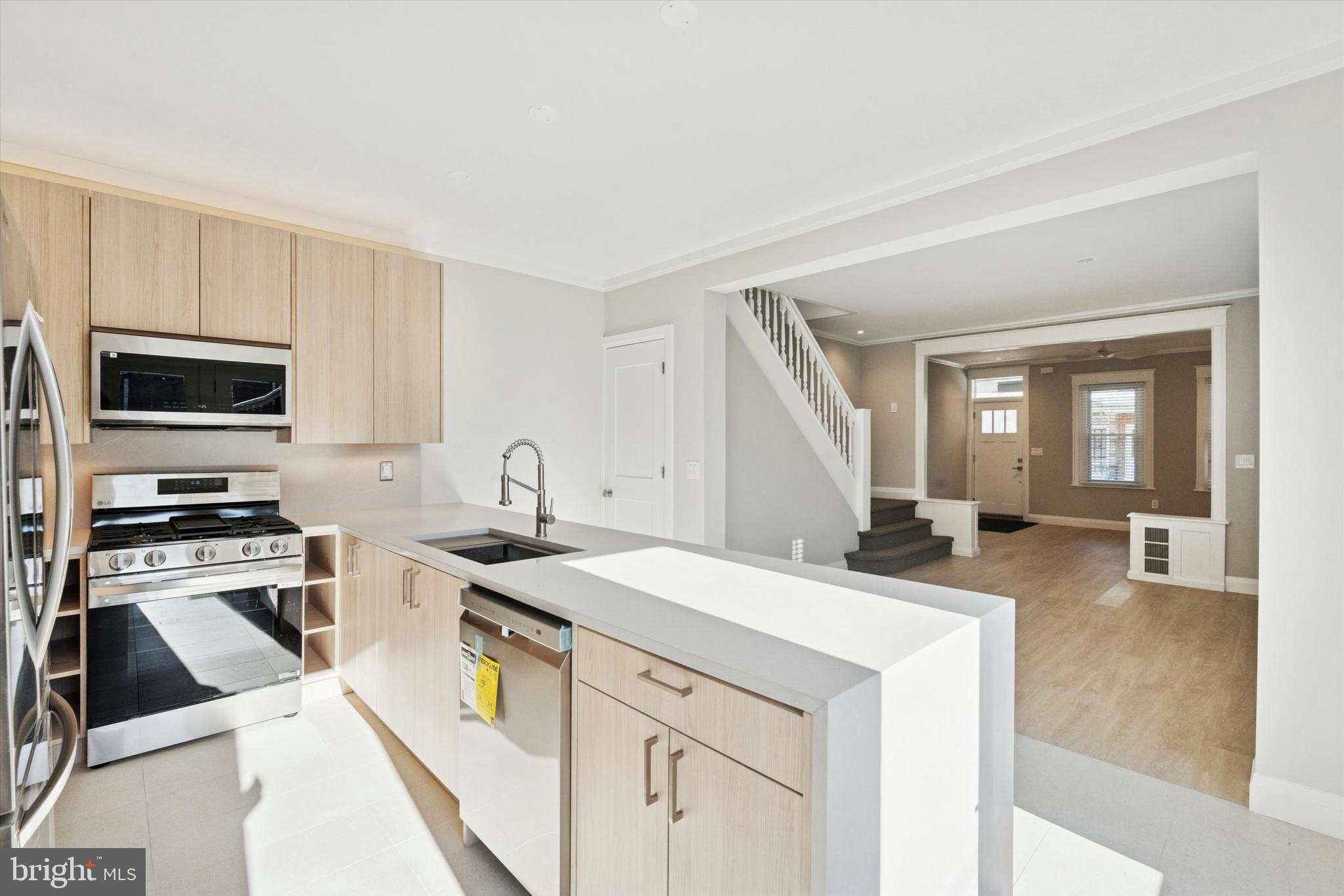 2704 Croydon Street Philadelphia, PA 19137 - Photo 9 of 25