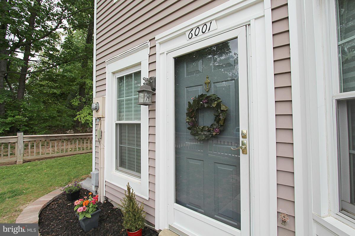 6001 Sunset Ridge Court Centreville, VA 20121 - Photo 4 of 30 Exterior (Front)