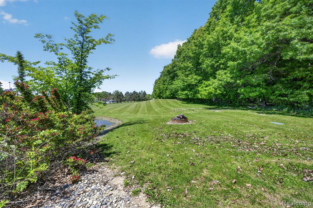 9055 Hegel Road Grand Blanc, MI 48439 - Photo 15 of 62