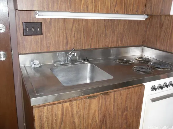 $1,650 | 1560 Kanunu Street, Unit 618, Honolulu, HI 96814