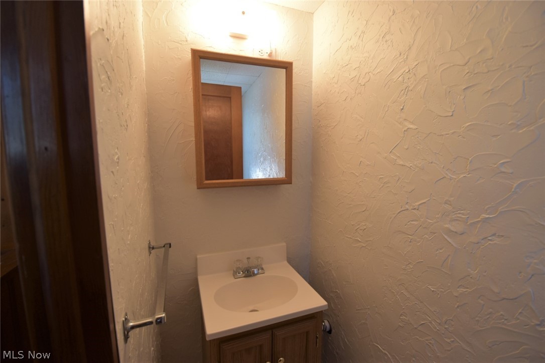1125 Winston Road Cleveland, OH 44121 - Photo 19 of 35 Gallery Image 19