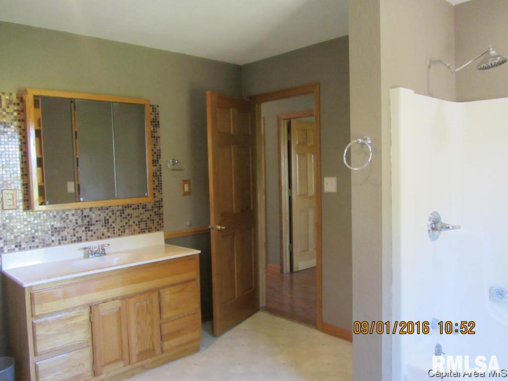 161 North Waverly Lake Road Franklin, IL 62638 - Photo 21 of 34 Gallery Image 21