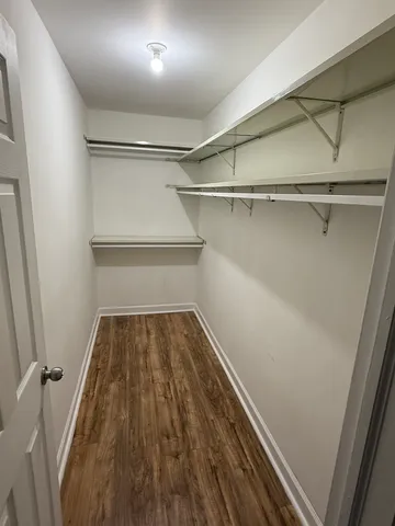 $273,900 | 924 Surrey Drive, Unit 1A, Schaumburg, IL 60193