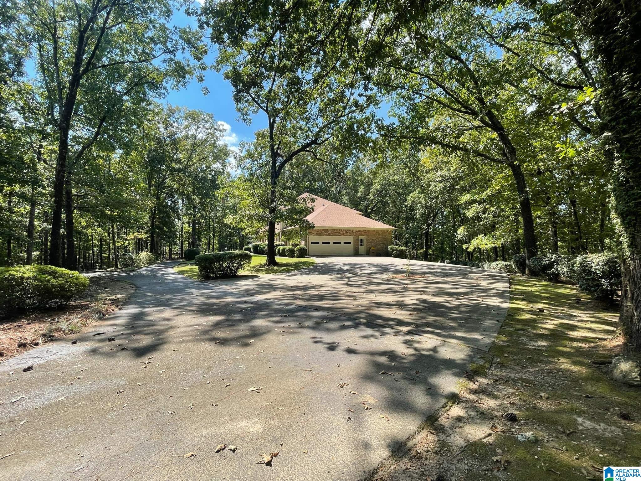 220 Thompson Road Alabaster, AL 35007 - Photo 4 of 31